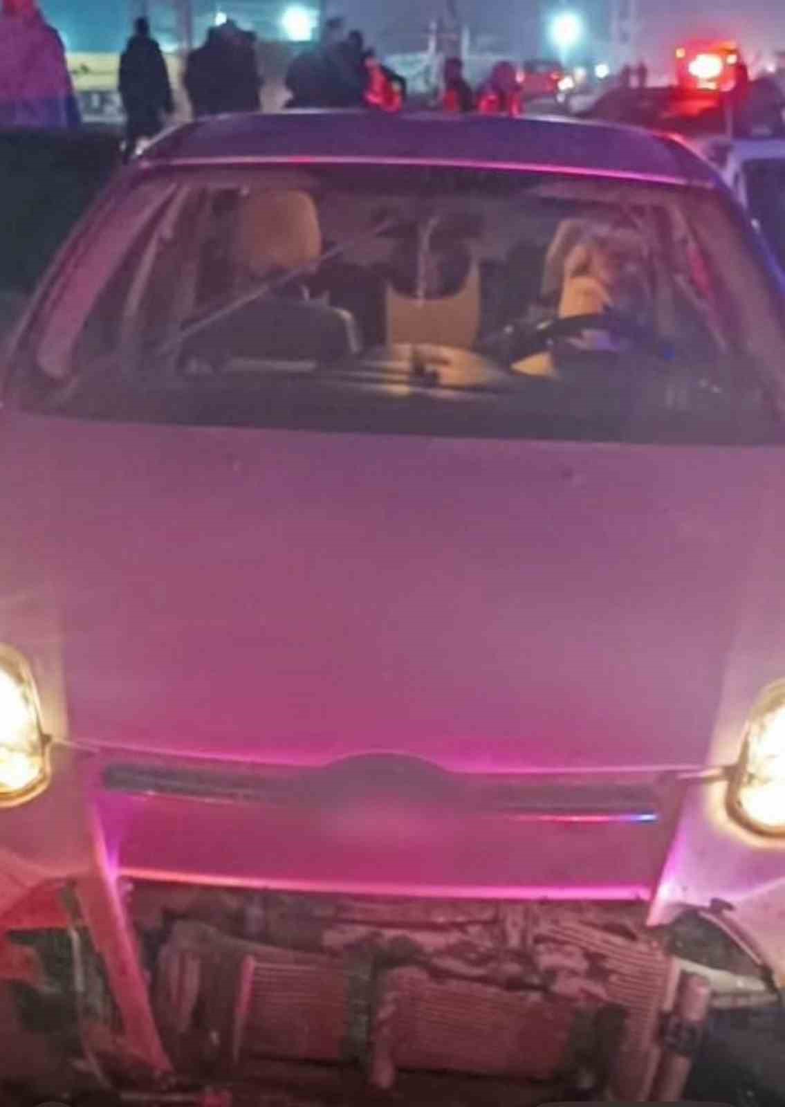 batmanda yapimi devam eden yolda trafik kazalari 7 yarali 6 V2DRu2dg