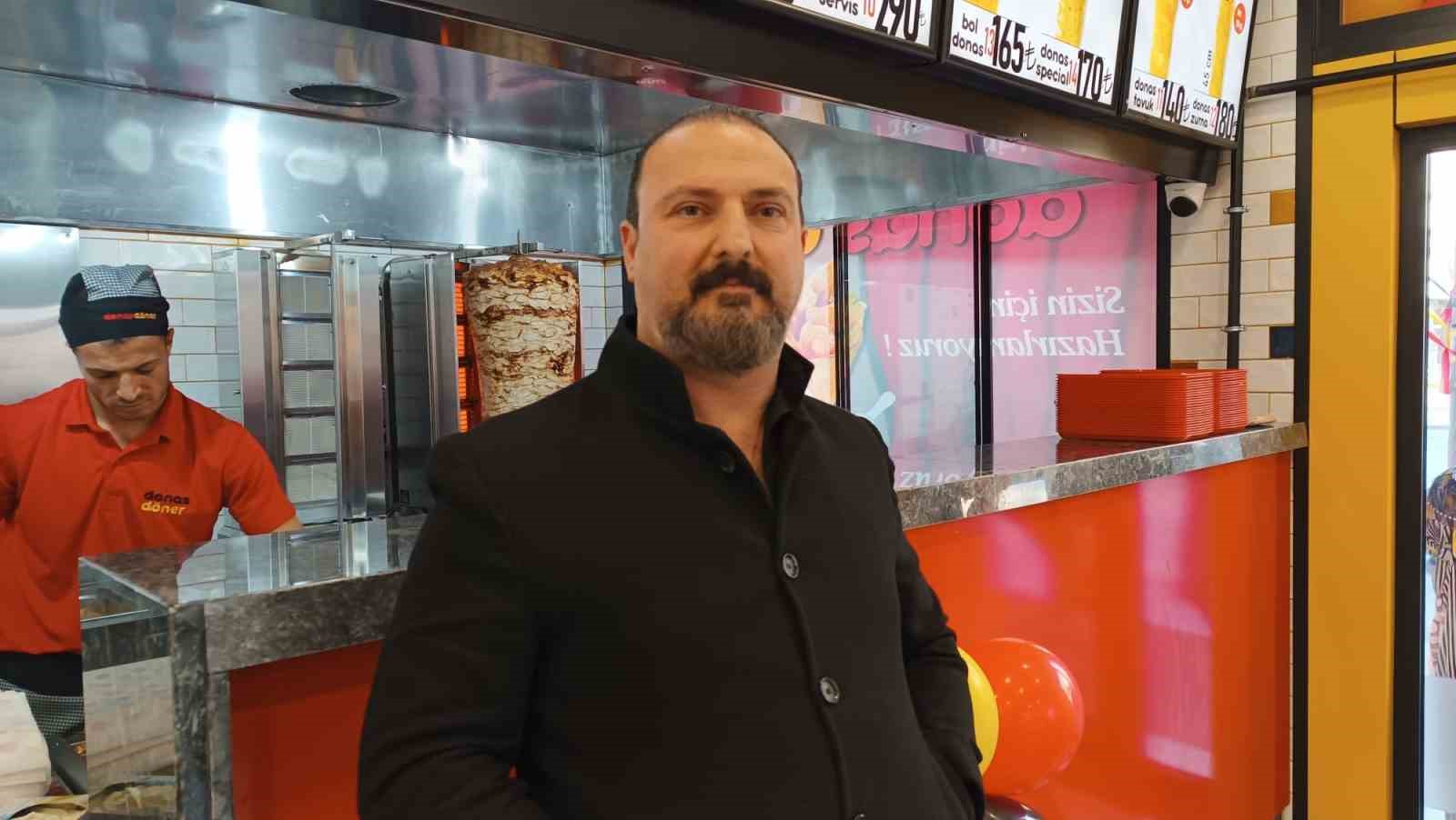 batmanda yeni acilan donerci bin kisiye ucretsiz iftar dagitti 5 SkN4epFZ