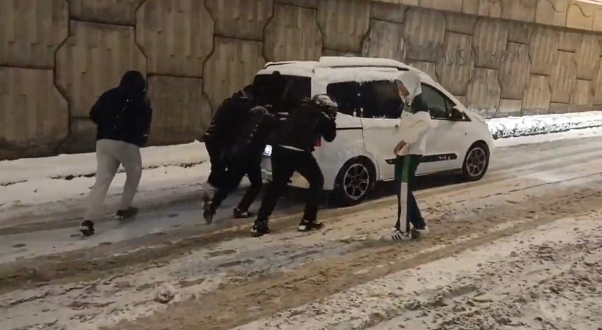 batmanda yogun kar yagisi suruculere zor anlar yasatti 2 NfUZb1Je