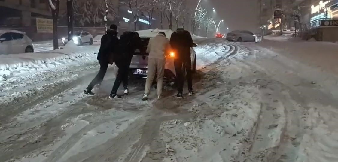 batmanda yogun kar yagisi suruculere zor anlar yasatti 6 SRPfXvgm