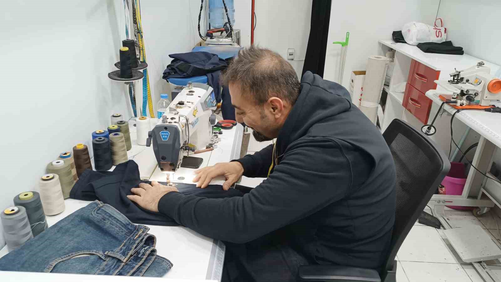 Batmanlı terziden örnek davranış: Yırtık ve sökük okul kıyafetlerini ücretsiz onarıyor 7 batmanli terziden ornek davranis yirtik ve sokuk okul kiyafetlerini ucretsiz onariyor 3 Mc6fsqqF