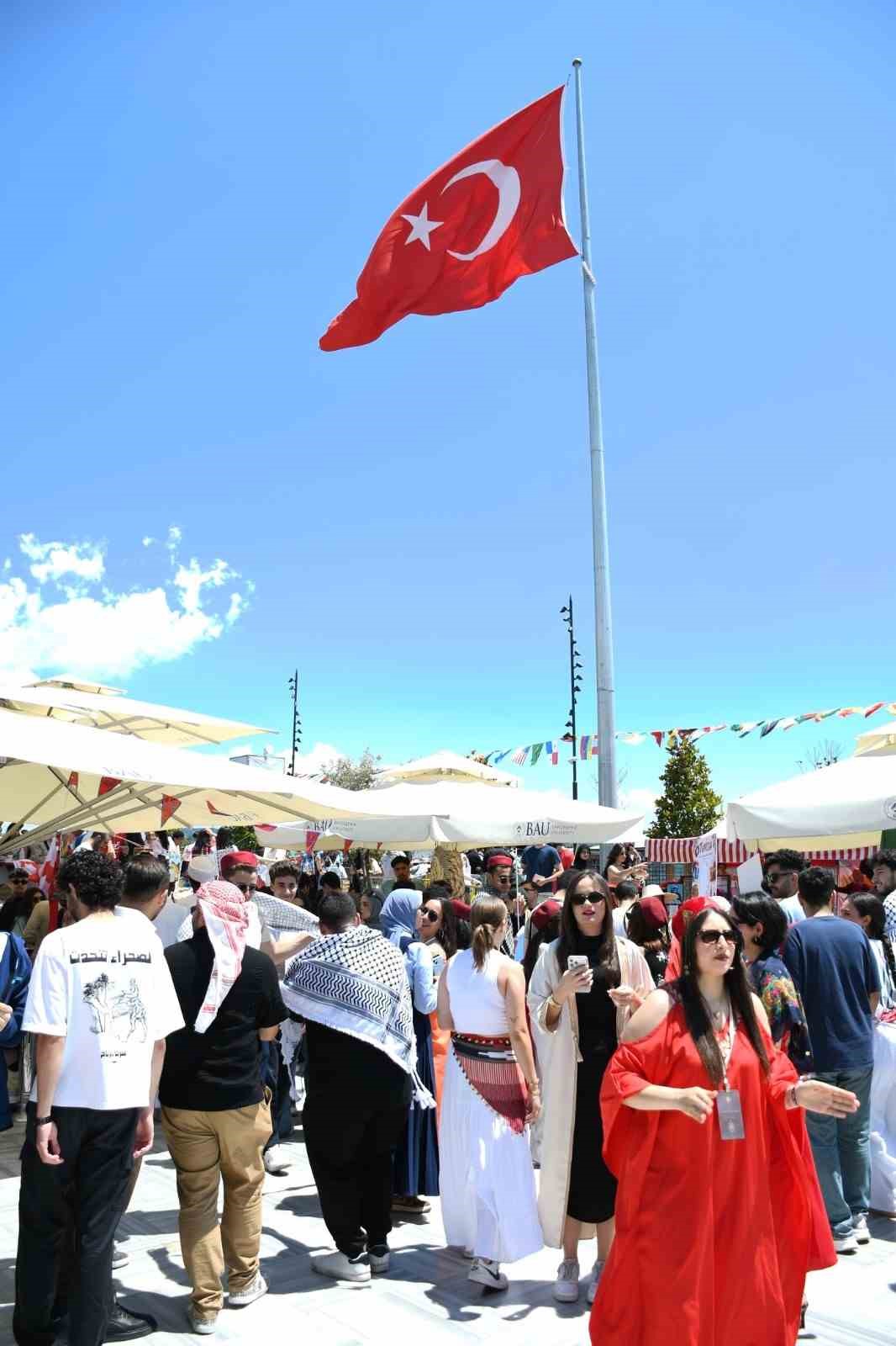 BAU’daki 116 ülkeden öğrenci ’International Day’da bir araya geldi 10 baudaki 116 ulkeden ogrenci international dayda bir araya geldi 6 sAscNQmg