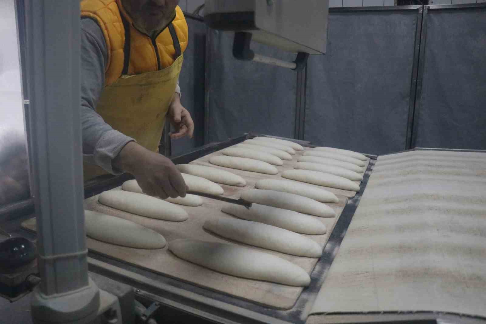 bayat ekmek fiyatina sicak ekmek mahalle esnafindan emsal davranis 4 u1C8WeLn
