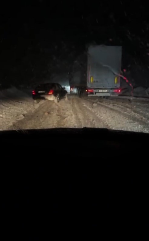 bayburt groupun ustlendigi tunel 13 yildir tamamlanamadi suruculer tepkili 5 ZwNpYXjg