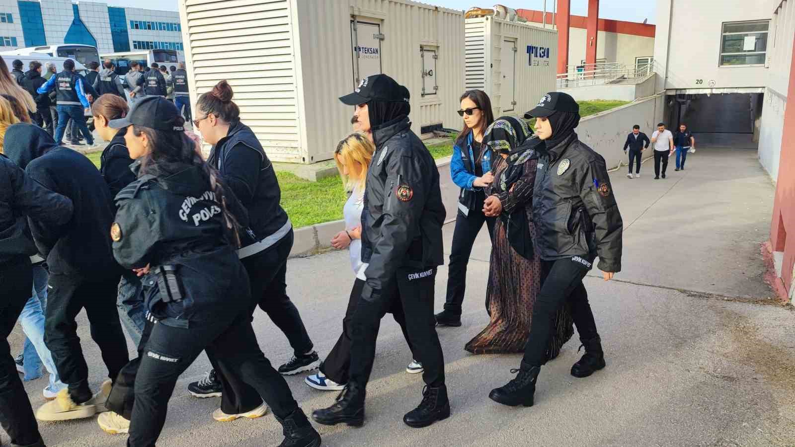 baygaralar suc orgutune yonelik operasyonda gozaltina alinan 287 supheli adliyeye sevk edildi 6