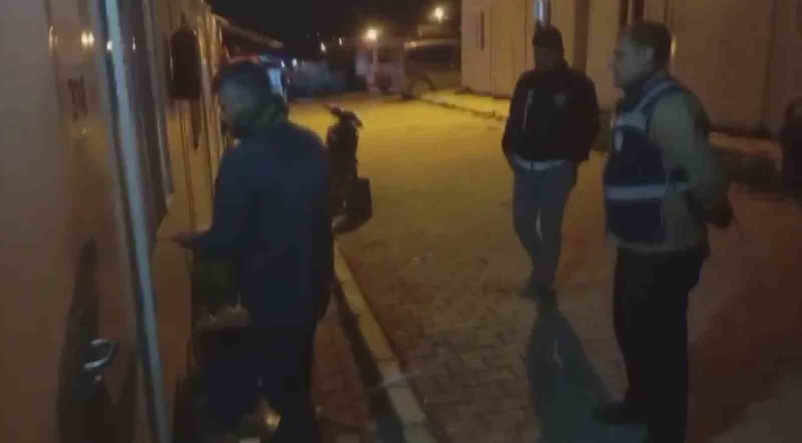 baygin halde bulunan 90 yasindaki yatalak kadini su isteyisi kurtardi 1