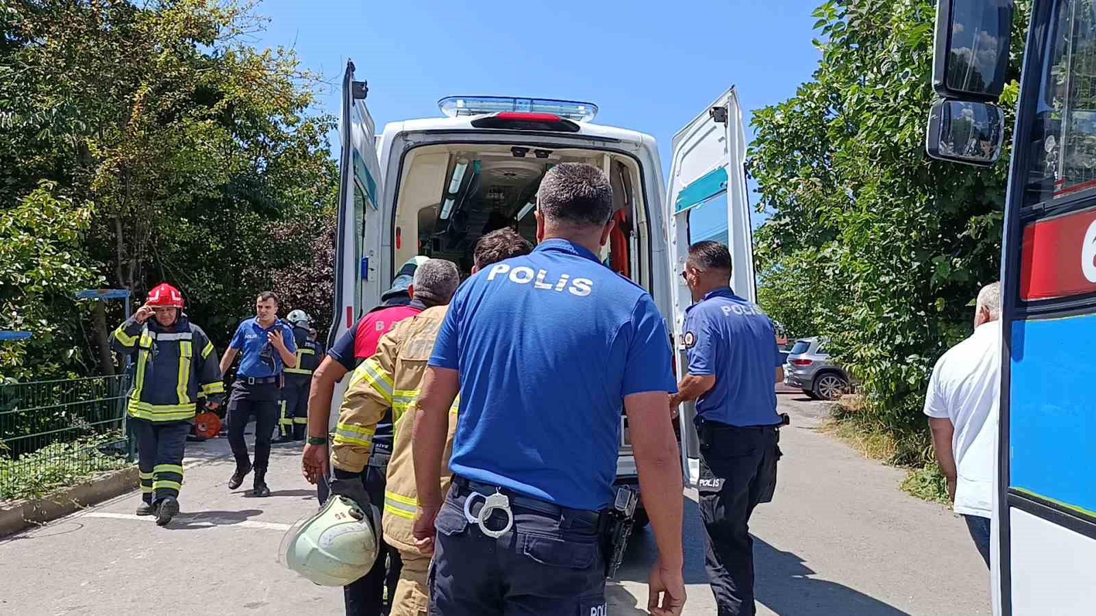 Baygınlık geçiren yaşlı adam çalılıklara düştü 8 bayginlik geciren yasli adam caliliklara dustu 4 bkE54bw4