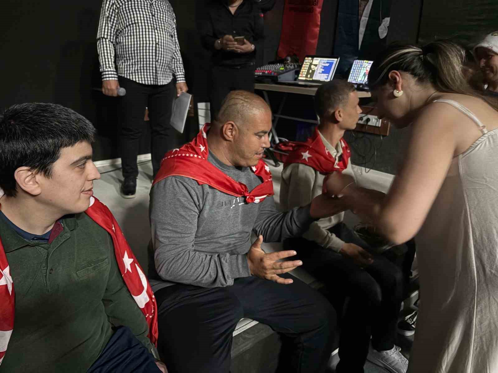 bayindirda engelli bireyler icin temsili asker eglencesi 2 TYdDhkik