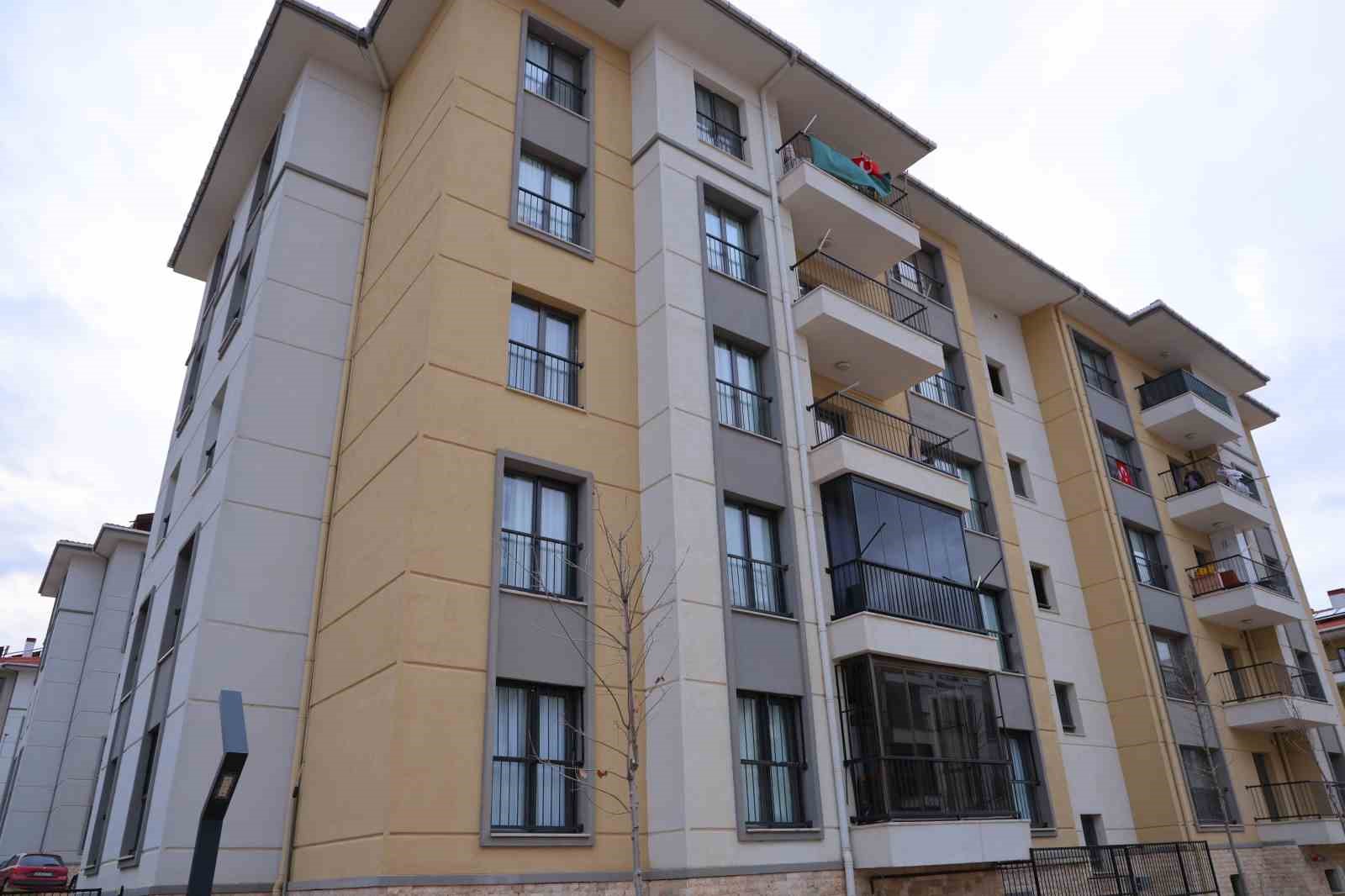 baykardan depremzedelere kalici destek depremzedelerin yuzu guluyor 2 PsZeTZzl