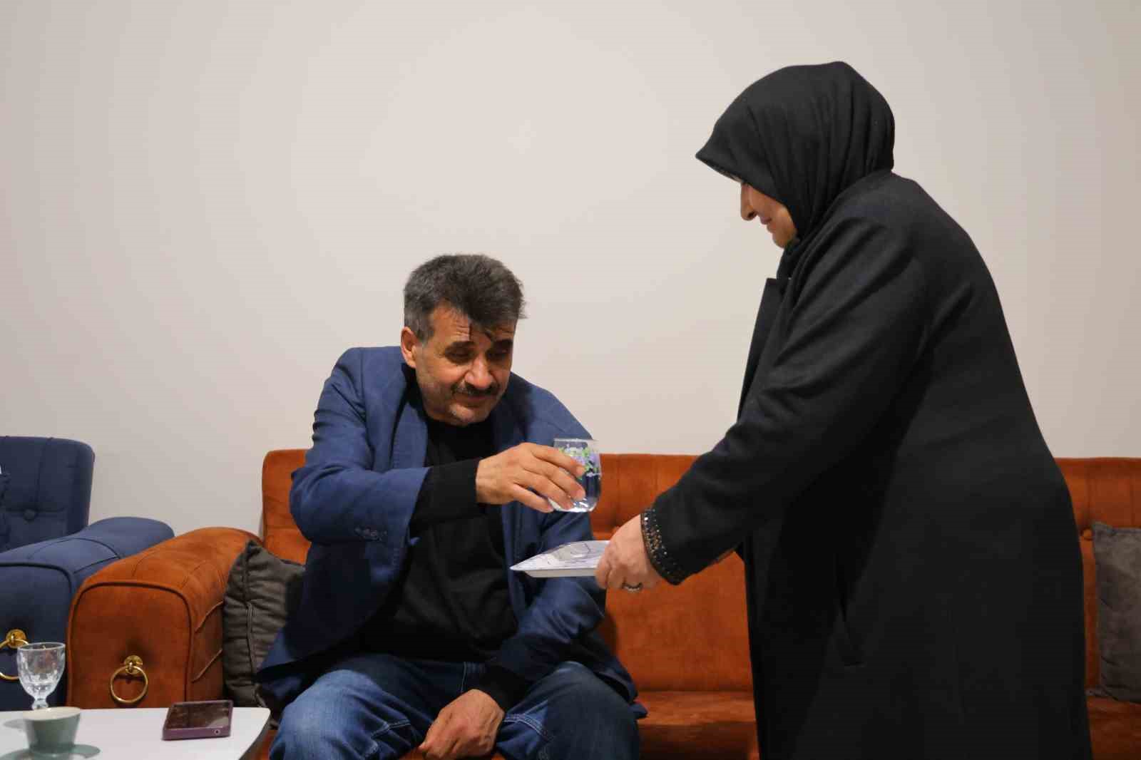 baykardan depremzedelere kalici destek depremzedelerin yuzu guluyor 7