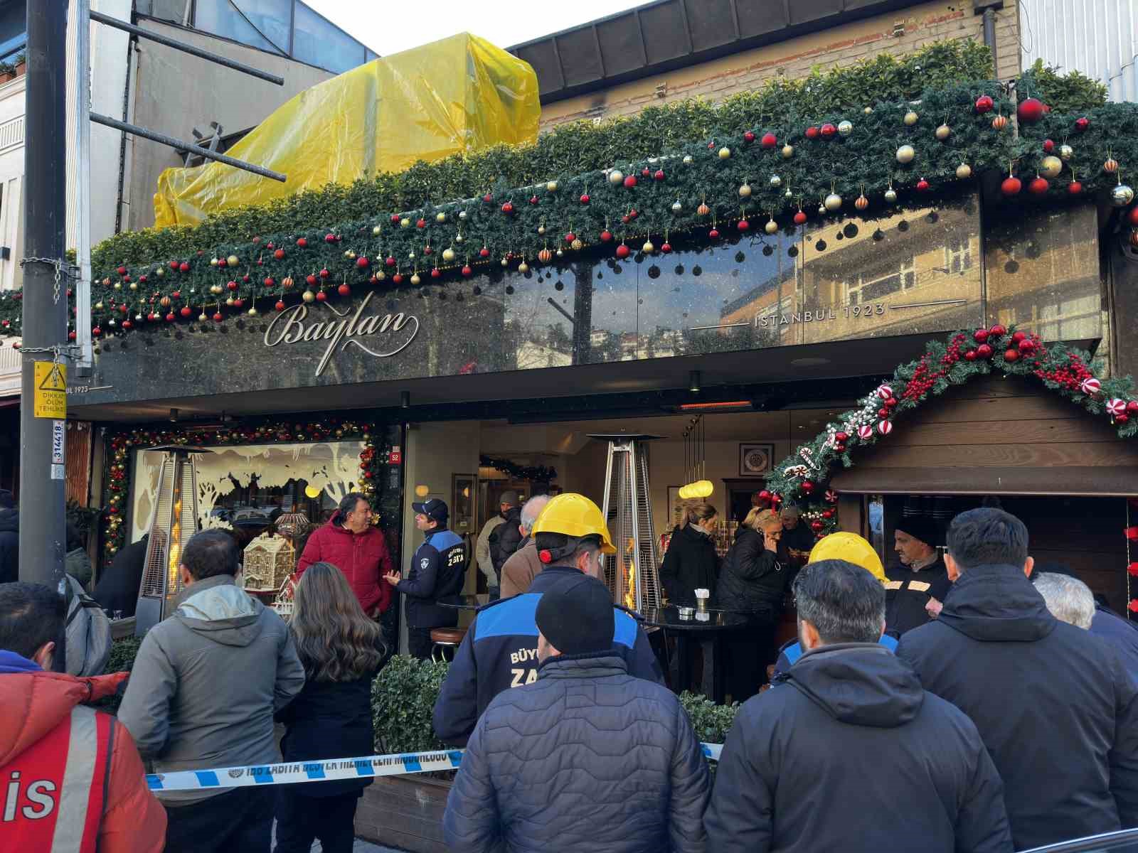 Baylan Pastanesi’nin kaçak kısımları yıkılıyor 6 baylan pastanesinin kacak kisimlari yikiliyor 2 9WkGwSEz