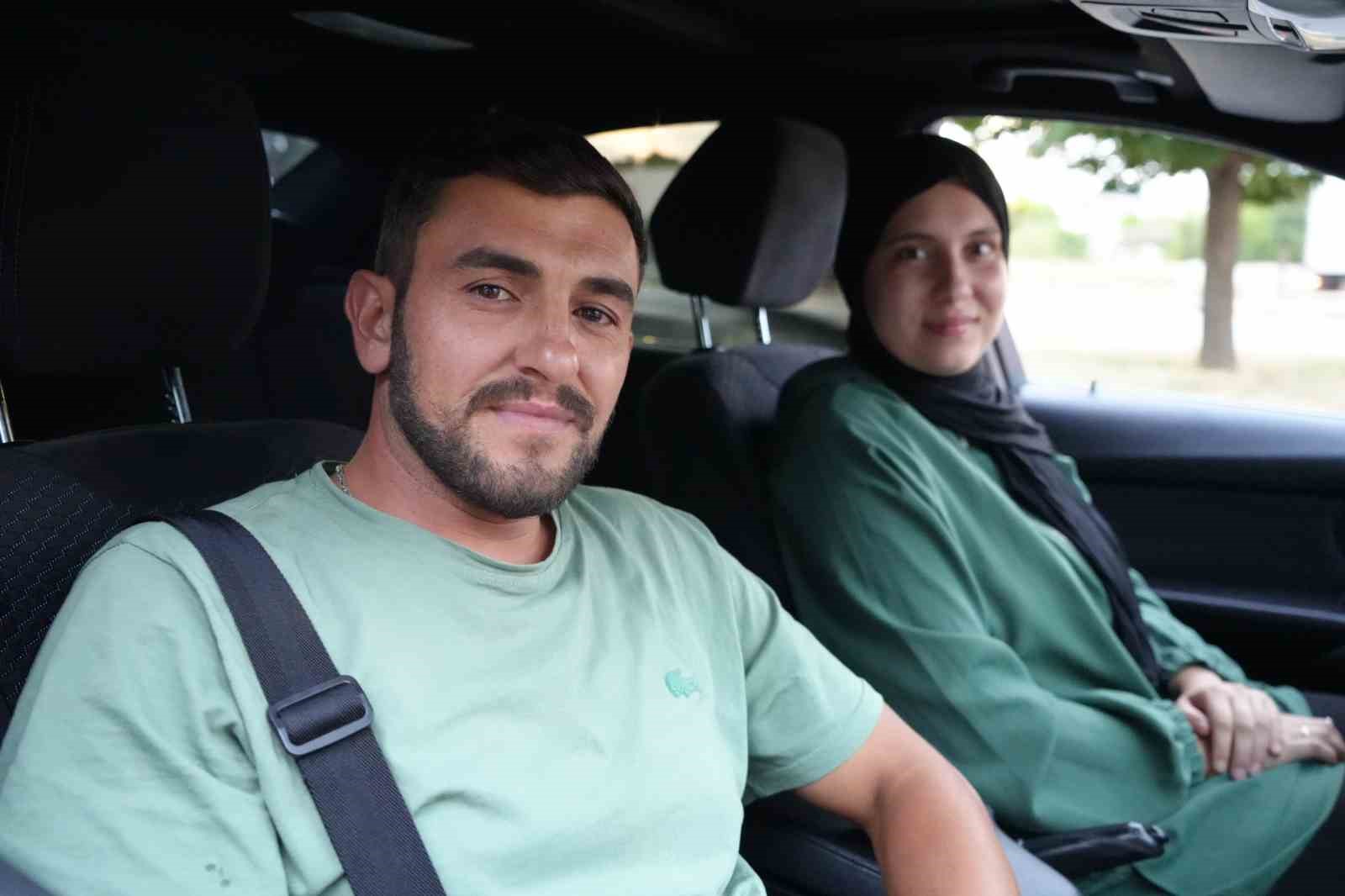 bayrak ve ezan hasretiyle yola cikan gurbetcilerin kapikuleden yurda girisleri suruyor 0 mp92sHLm