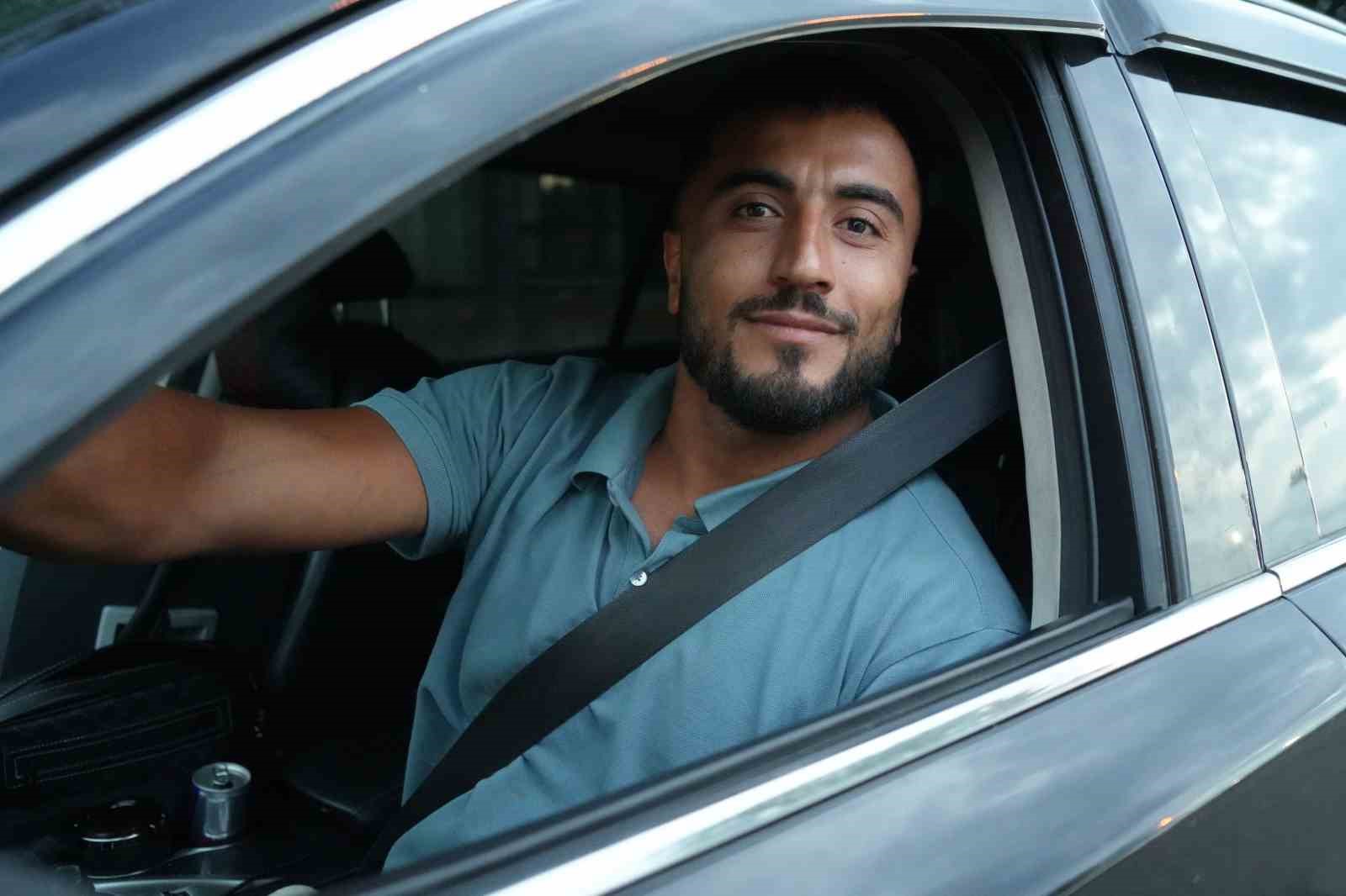 bayrak ve ezan hasretiyle yola cikan gurbetcilerin kapikuleden yurda girisleri suruyor 4 iD6hsZjj