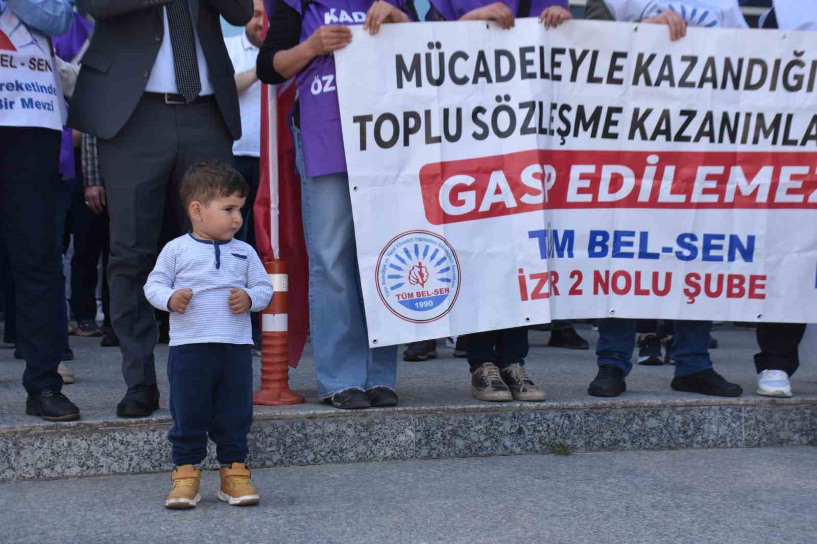 bayrakli belediyesinde memurlarin hak arayisi suruyor 1 u8iWw9jm