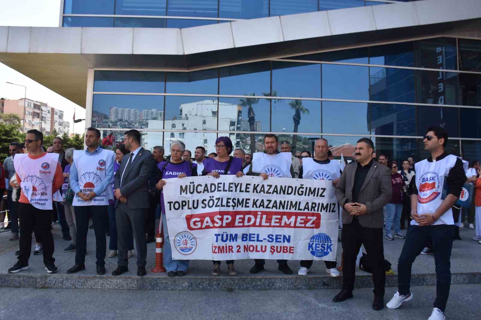 bayrakli belediyesinde memurlarin hak arayisi suruyor 4 lech1JK5