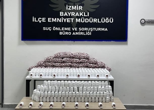 bayraklida binlerce uyusturucu hap yakalandi 0 84m6RpWI