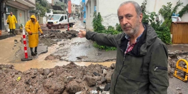 bayraklida-siddetli-yagis-taskinlara-sebep-oldu-qsJc3AX6.jpg