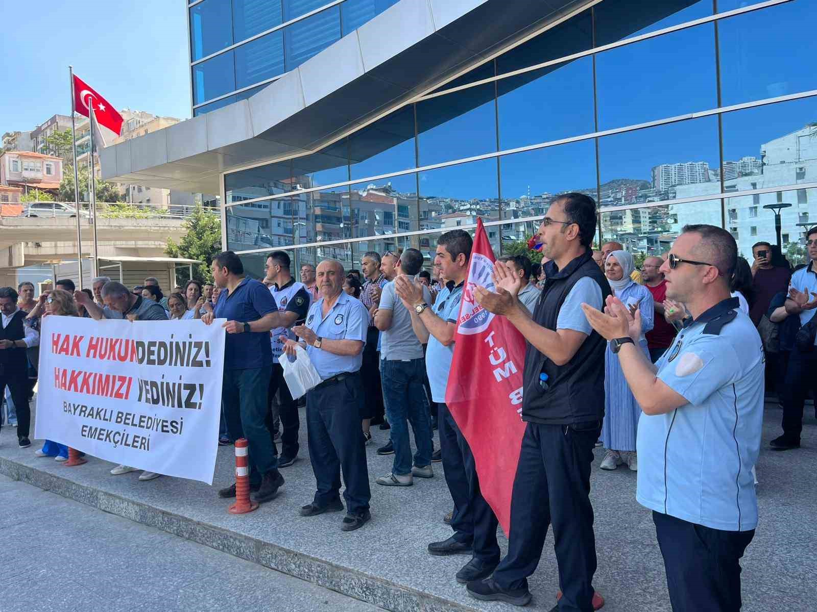 Bayraklı’da TİS haklarına ’tırpan’ isyanı: Memurlar Özgür Özel’in yolunu gözlüyor 7 bayraklida tis haklarina tirpan isyani memurlar ozgur ozelin yolunu gozluyor 3 LOYSp87p
