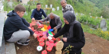 bayram-arefesinde-mezar-basinda-adalet-istedi-asil-suclular-disarida-kzmXkUAI.jpg