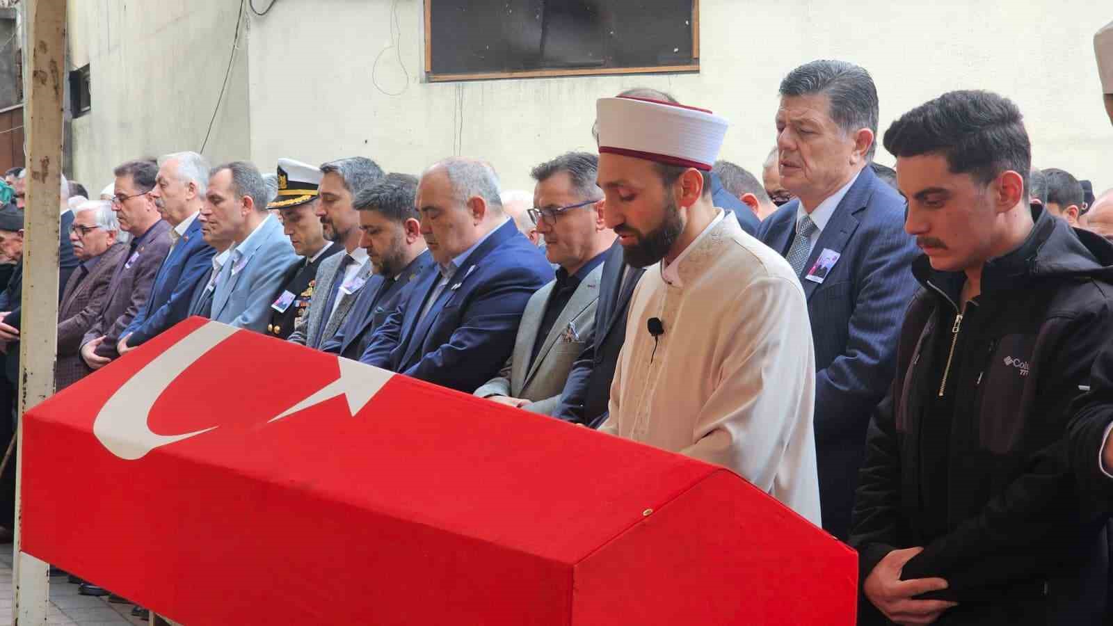 Bayram dönüşü motosikleti ile kaza yapan Uzman Çavuş dualarla son yolculuğuna uğurlandı 8 bayram donusu motosikleti ile kaza yapan uzman cavus dualarla son yolculuguna ugurlandi 4 bv6EeIQr