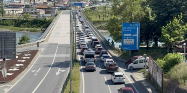 bayram-donusu-trafik-kilitlendi-O57rt9Mr.jpg