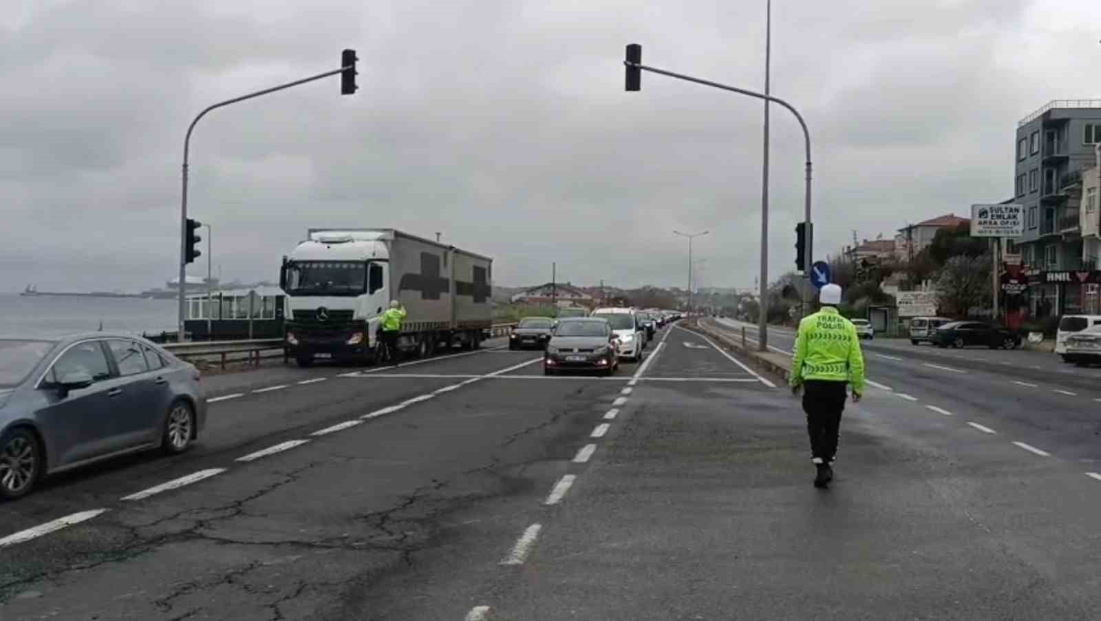 bayram donusunde tekirdag yolunda agir vasita kisitlamasi 1 URVHClgD