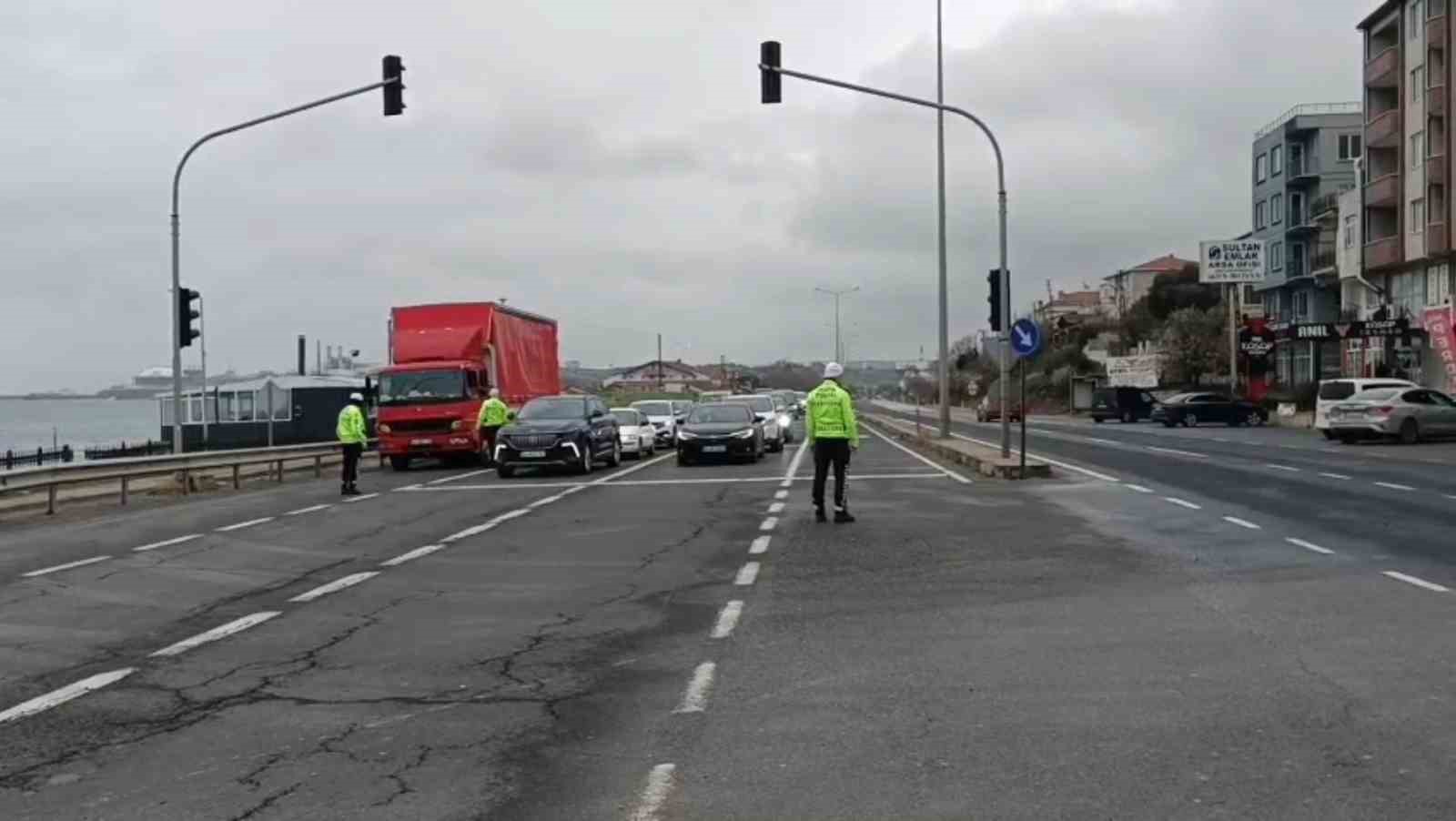 bayram donusunde tekirdag yolunda agir vasita kisitlamasi 2 GacgwbGD
