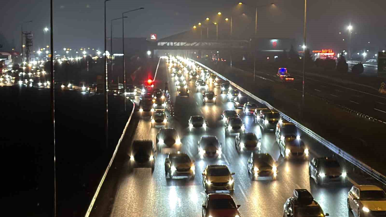bayram gocu suruyor duzcede trafik durma noktasina geldi 2