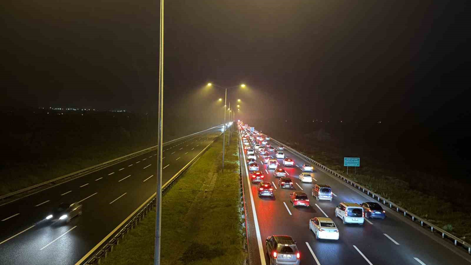 bayram gocu suruyor duzcede trafik durma noktasina geldi 4 T2WcRzFR