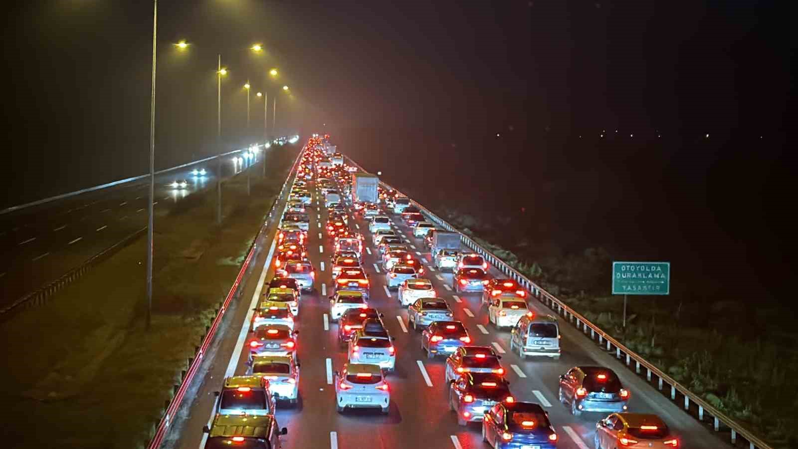 bayram gocu suruyor duzcede trafik durma noktasina geldi 6 iRMmcKjZ