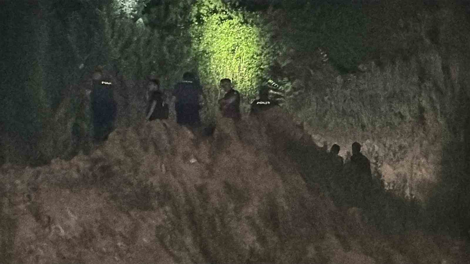 bayram gunu 3 kisiyi bicaklayip dehset sacan zanliya termal dronlu takibat 0 62CqgI5F