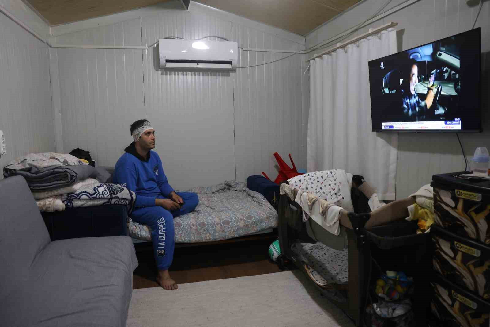 bayram gunu konteyneri delip gecen yorgun merminin kafasina isabet etmesiyle kabusu yasadi 4 325ZQAcp