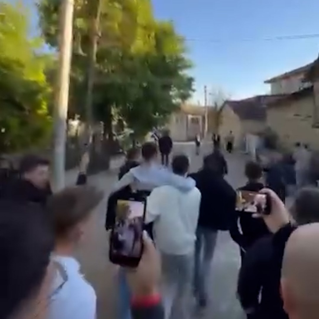 bayram namazina gelmeyenleri buz gibi suya attilar 2 4qlSRTZp