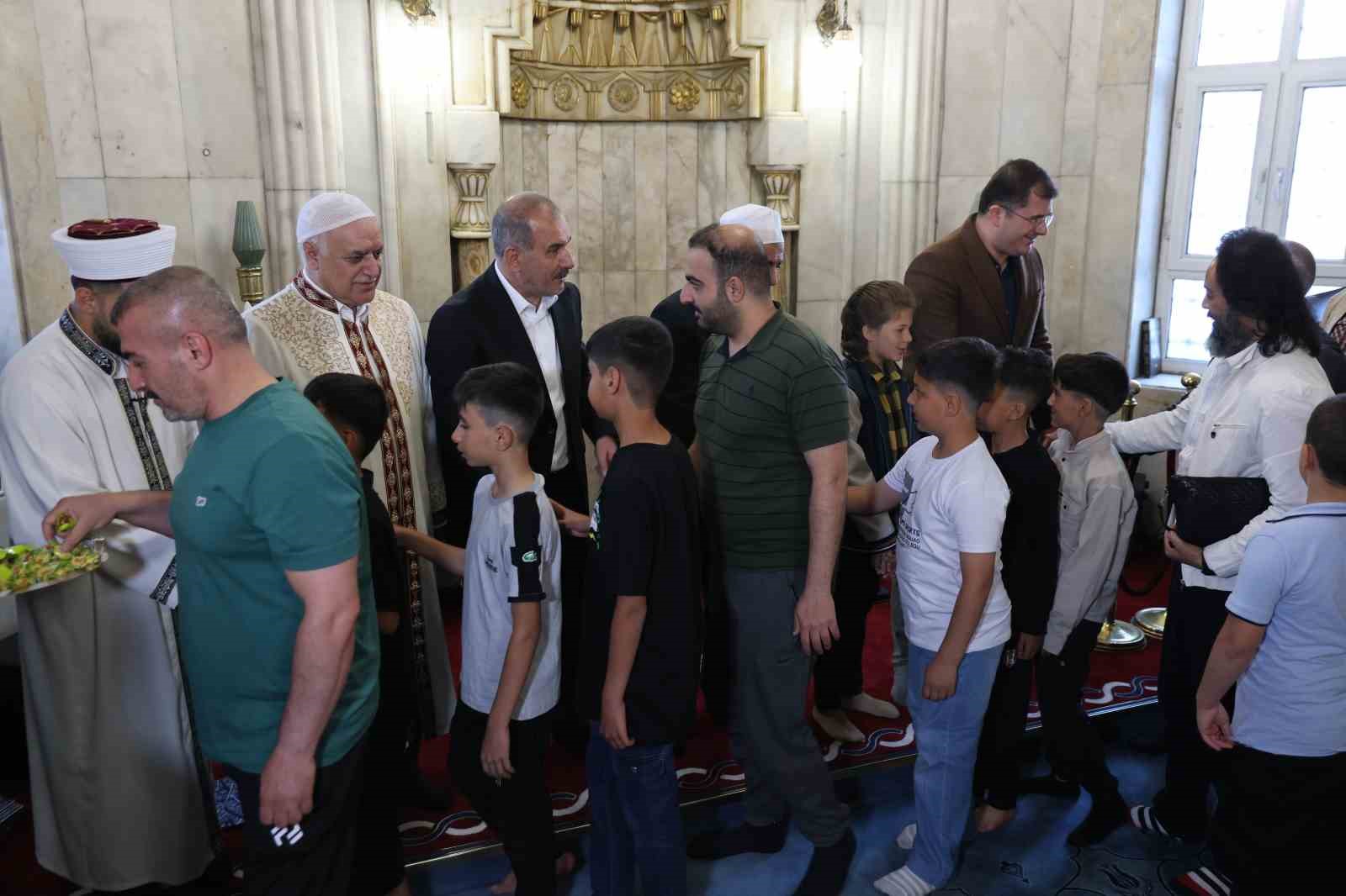 bayram namazinda camiler doldu 3 gCdyvGf2