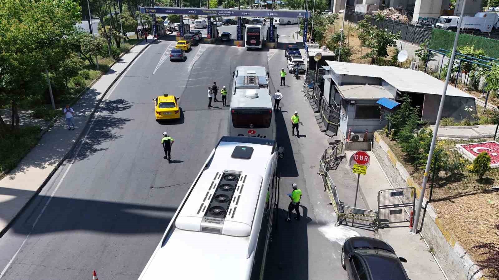 Bayram öncesi 15 Temmuz Demokrasi Otogarı’nda sıkı denetim 4 bayram oncesi 15 temmuz demokrasi otogarinda siki denetim 0 tnDKd3AG