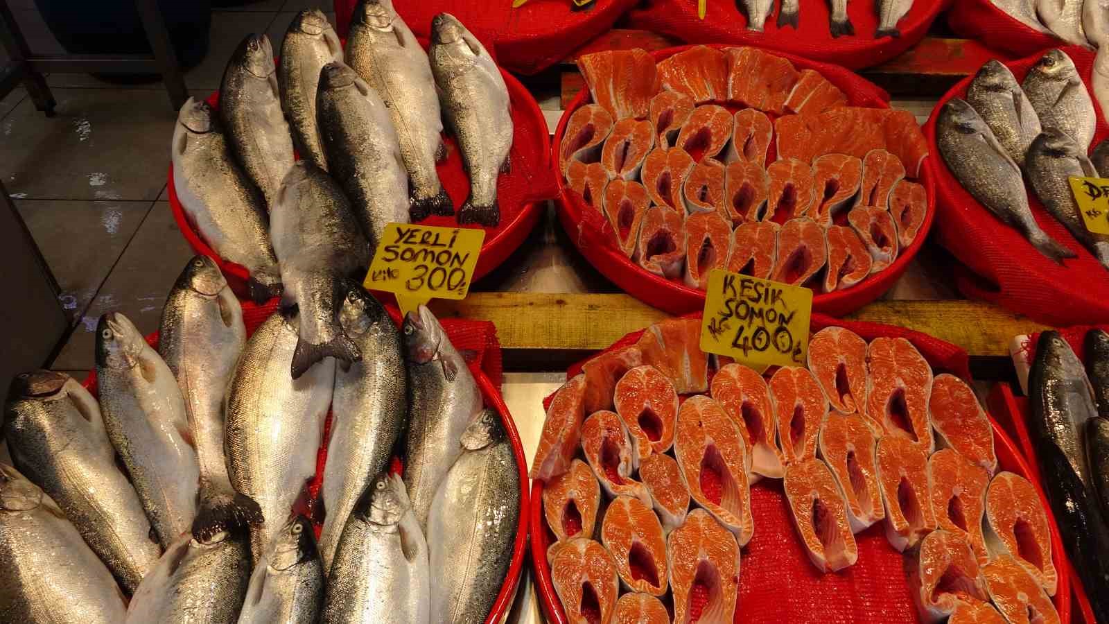 bayram oncesi balik tezgahlarinda bolluk 1