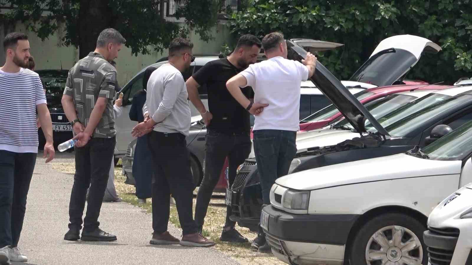 bayram oncesi bursa oto pazarinda yogunluk 2 YgsCQbyf