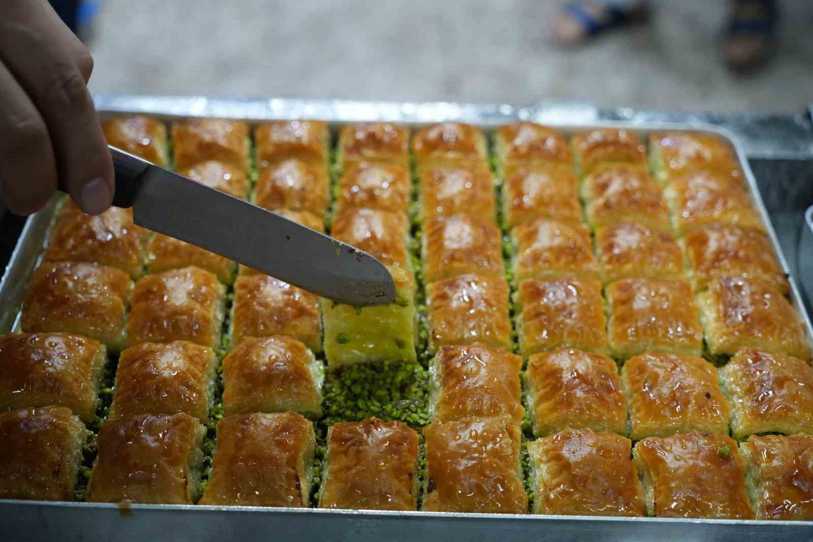 bayram oncesi gaziantepte baklava mesaisi 10 TKvRA5O5