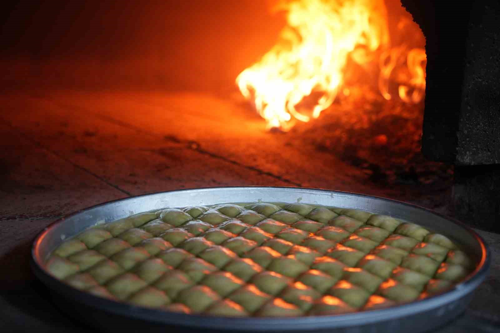 bayram oncesi gaziantepte baklava mesaisi 12 b8INvOnm