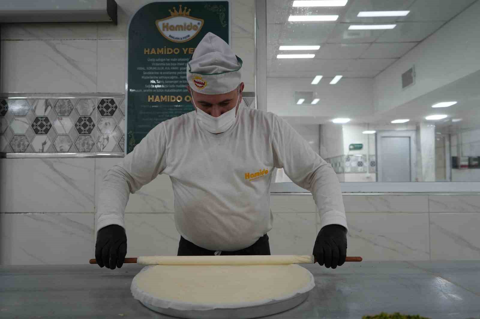 bayram oncesi gaziantepte baklava mesaisi 6 dRLA2KqJ