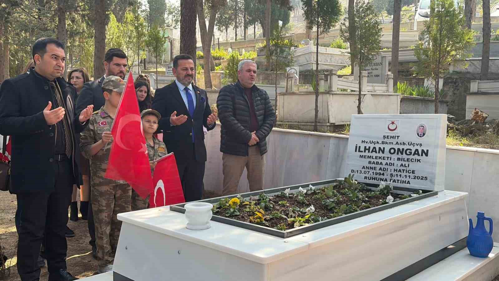 bayram oncesi sehit mezarliklari ter temiz oldu 1