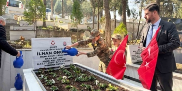 bayram-oncesi-sehit-mezarliklari-ter-temiz-oldu-J6n1wqhp.jpg