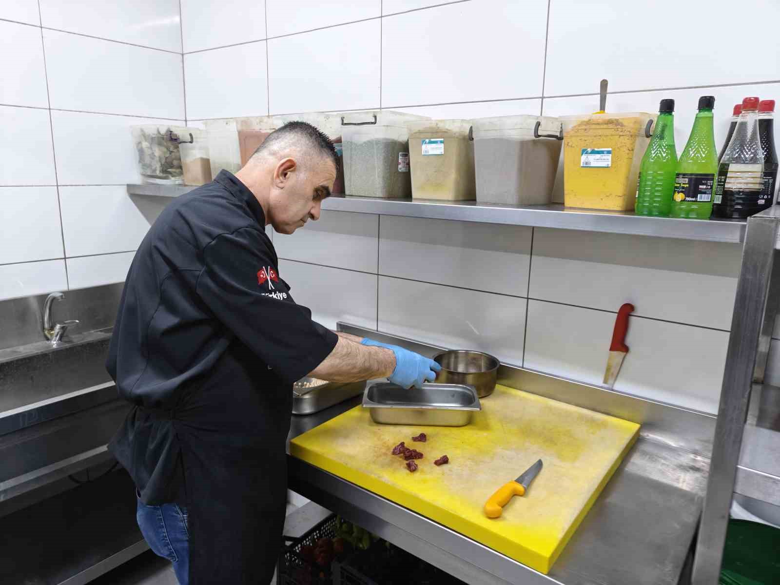 bayram sofrasinin geleneksel lezzeti etli nohut yahnisi 3 ueaKKjTu