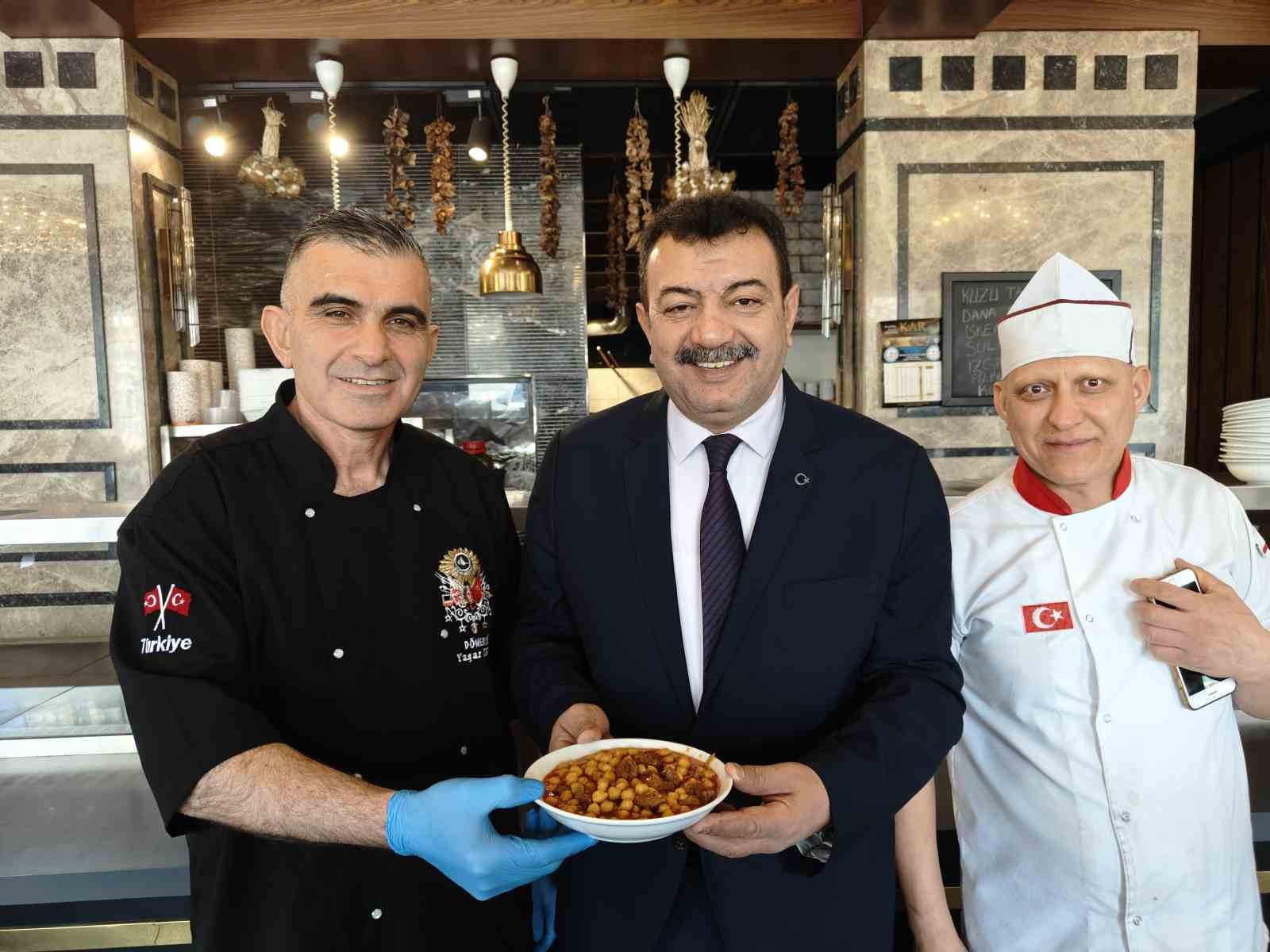 bayram sofrasinin geleneksel lezzeti etli nohut yahnisi 5 PdOvSTtg