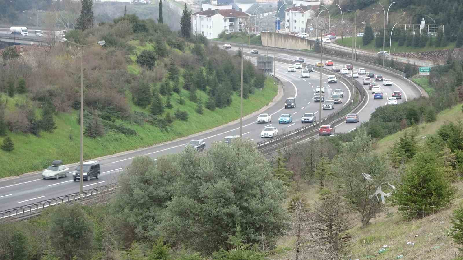 bayram tatili donusleri basladi temde akici yogunluk hakim 1 Ihe9RKaU