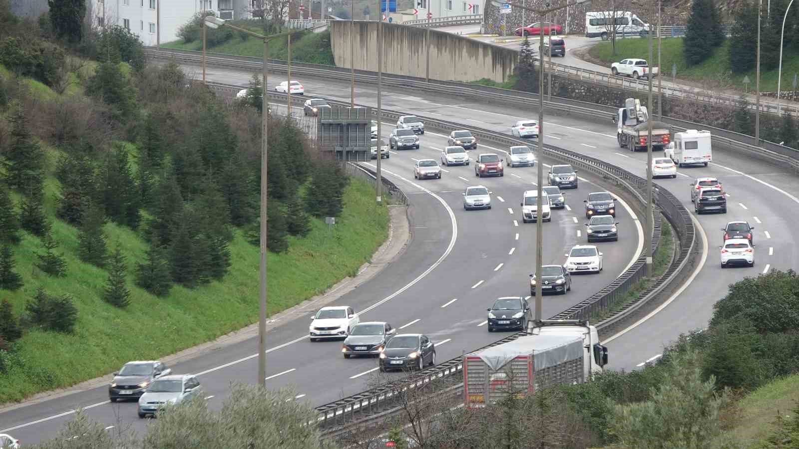 bayram tatili donusleri basladi temde akici yogunluk hakim 2 zL7bjEMV