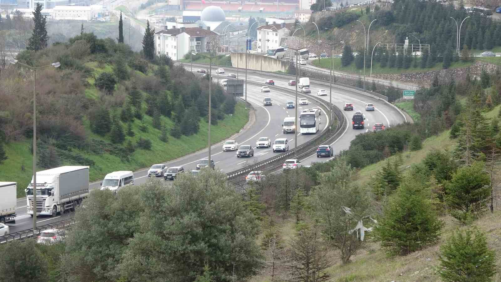 bayram tatili donusleri basladi temde akici yogunluk hakim 5 K7w4CYtf