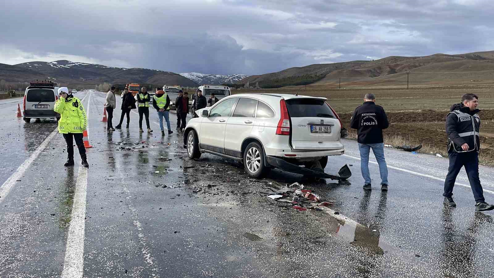 bayram tatili donusu trafik kazasi 1 olu 5 yarali 5 vRhjmXvt