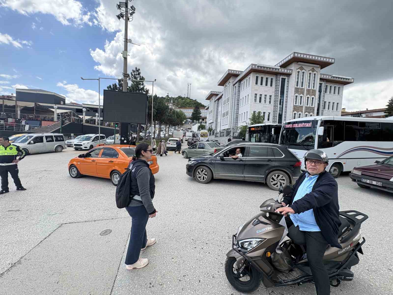 bayram tatili icin ilceye akin ettiler nufus 10 kat artti 5 qVf2pWsr
