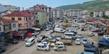 bayram-tatili-icin-ilceye-akin-ettiler-nufus-10-kat-artti-ycCNTTSs.jpg